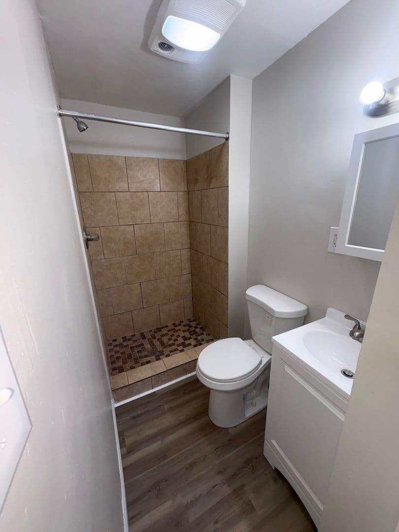 York House: 43 N Franklin St Apt 3 Rear