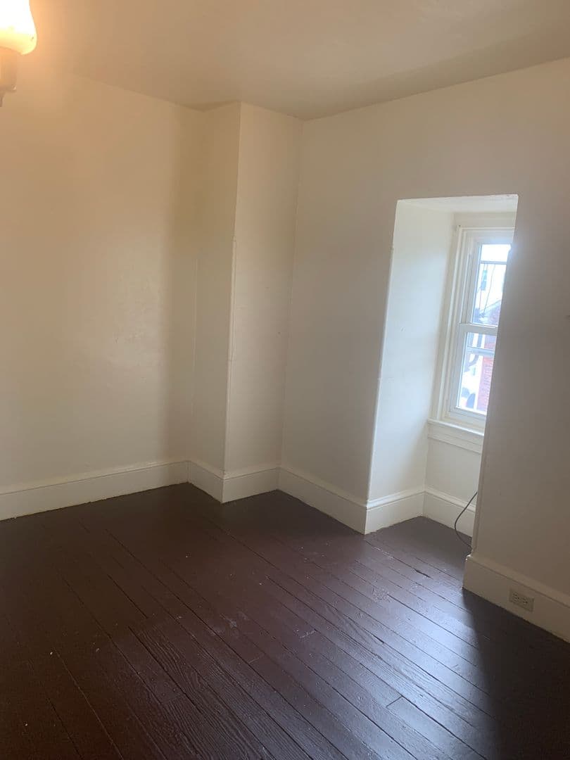 York House: 124 N West St Unit #2