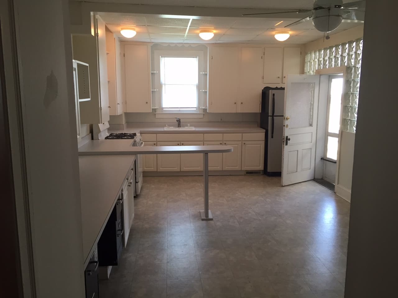 York House: 702 Roosevelt Ave Apt 1