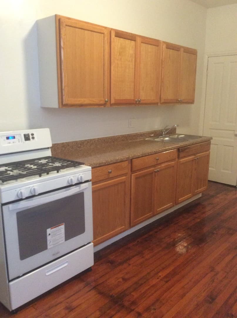 York House: 612 W Princess St Apt 1,