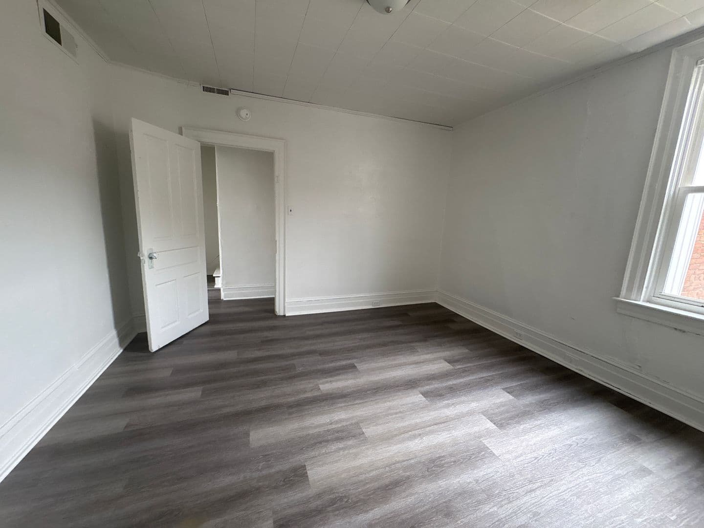 York House: 232 E Cottage Place Apt 2,
