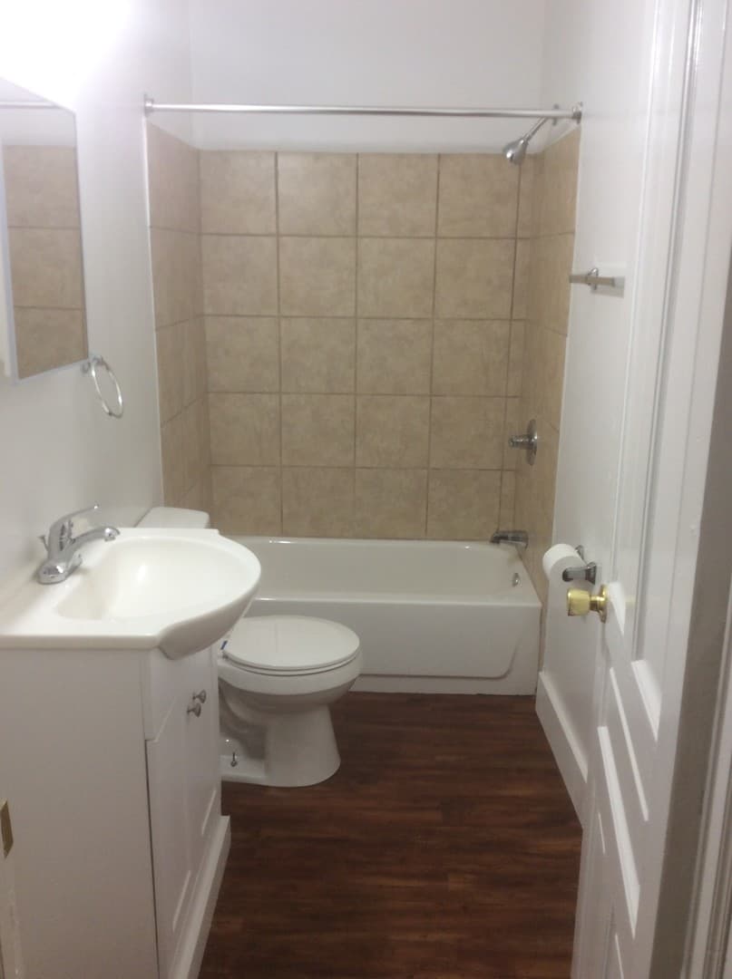 York House: 612 W Princess St Apt 1,