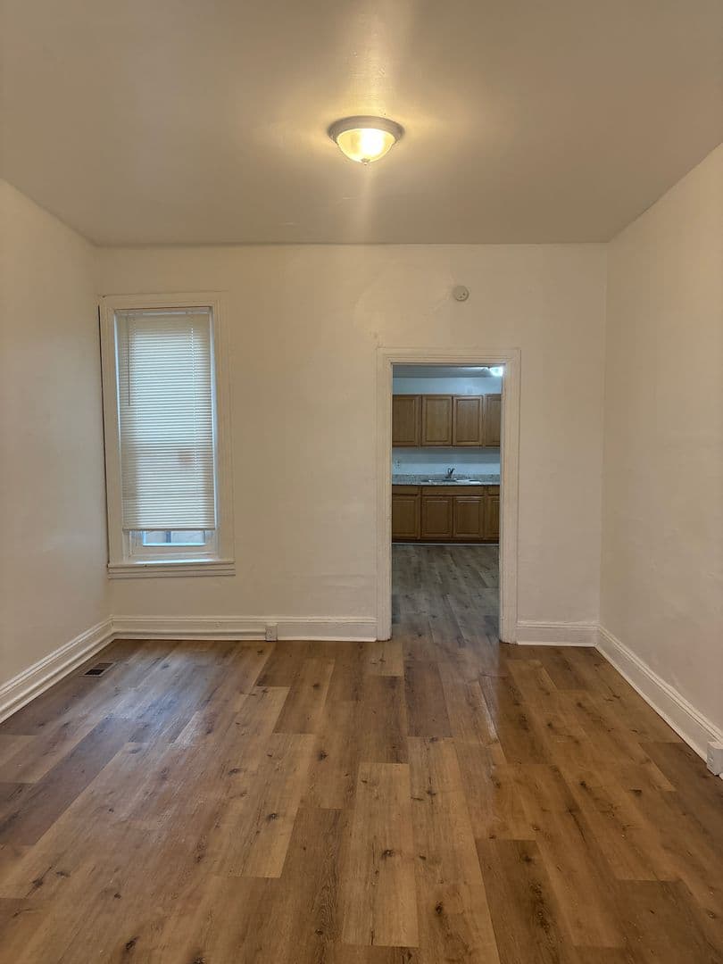 York House: 346 E King St