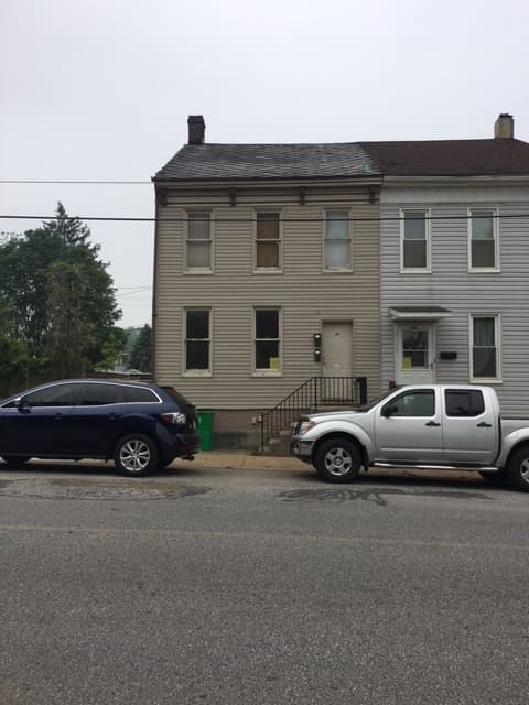 York House: 518 N Pershing Ave Apt 1,