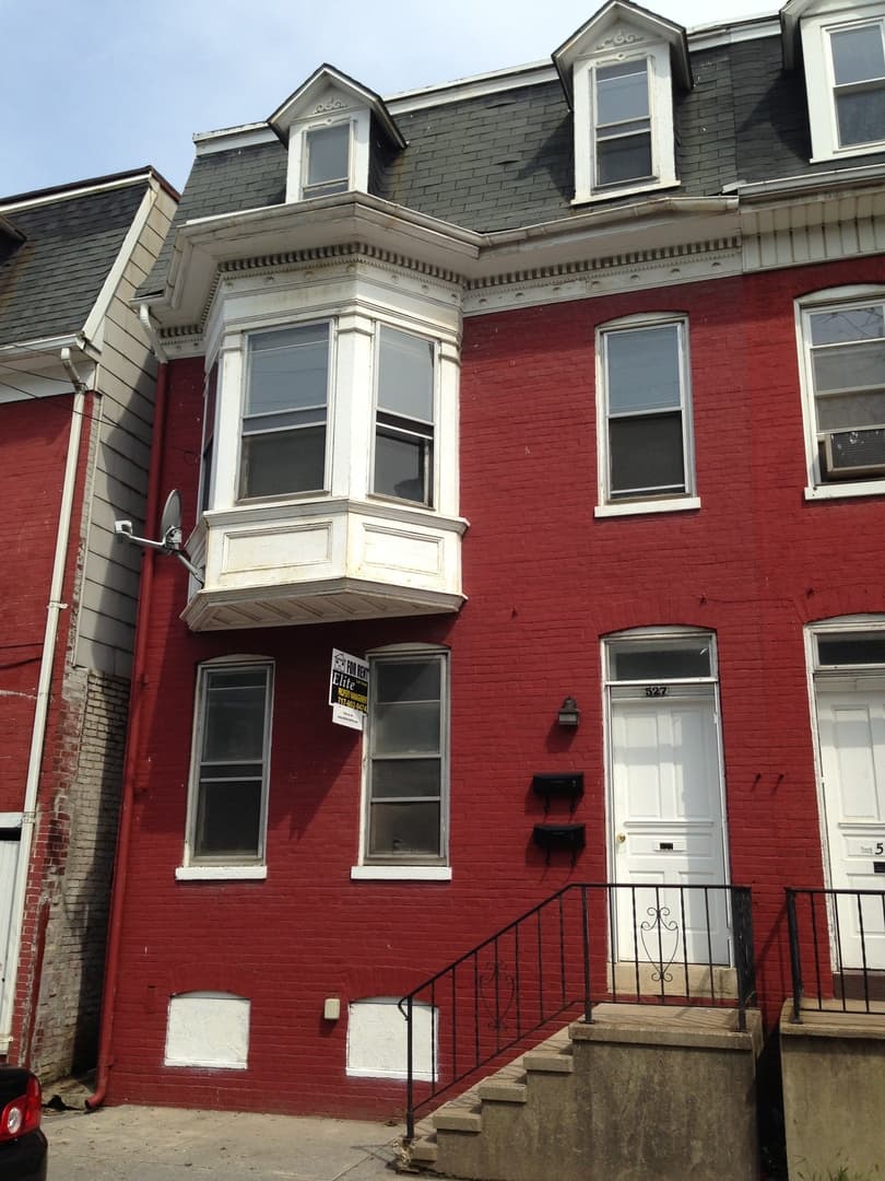 York House: 527 E Philadelphia St Apt 1