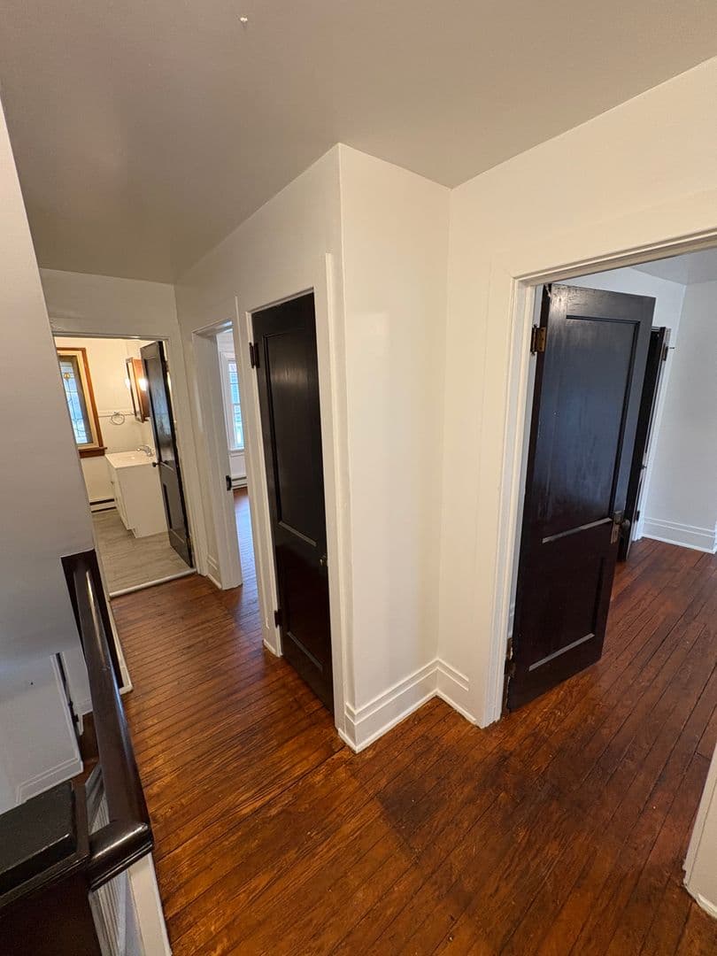 Harrisburg House: 2042 Zarker St (Capitol RE)