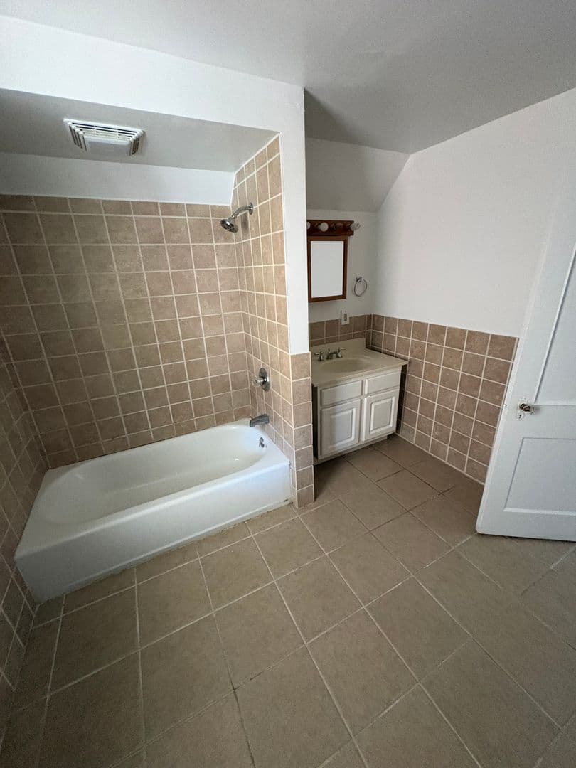 South Williamsport House: 362 Fisher St Unit 3R
