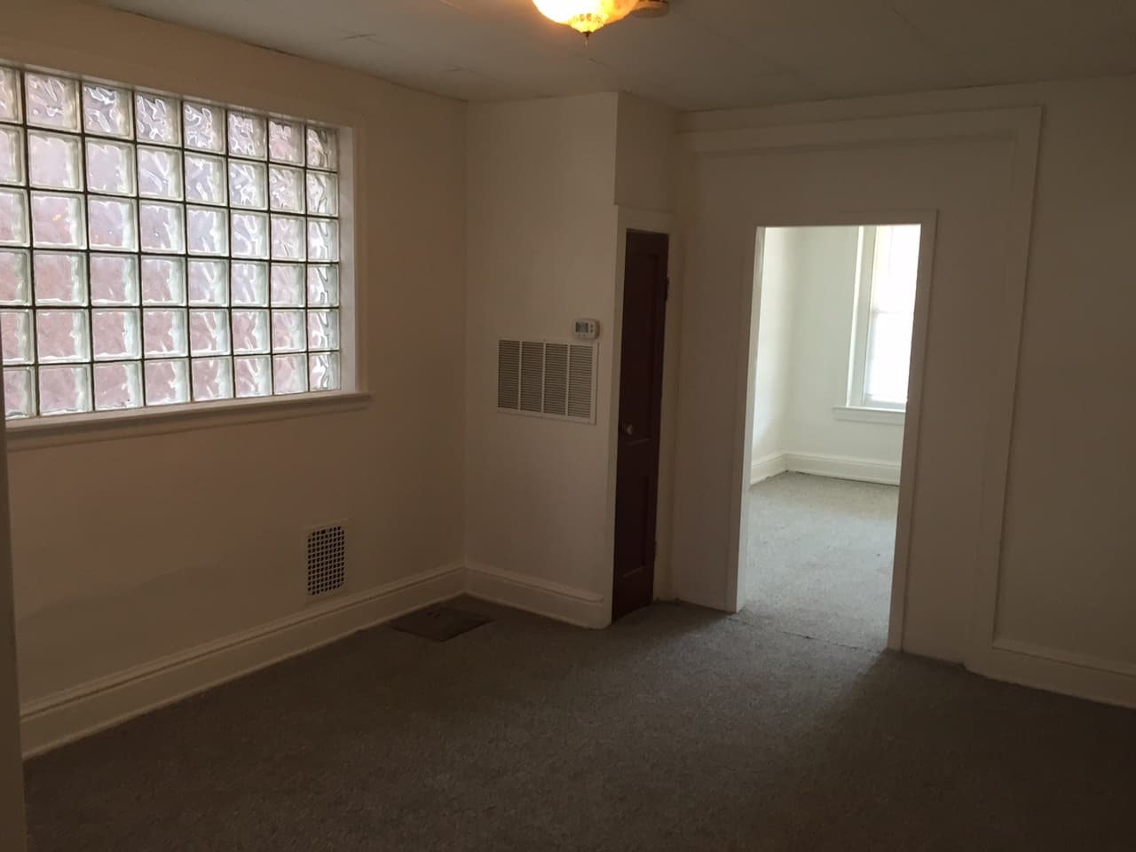 York House: 702 Roosevelt Ave Apt 1