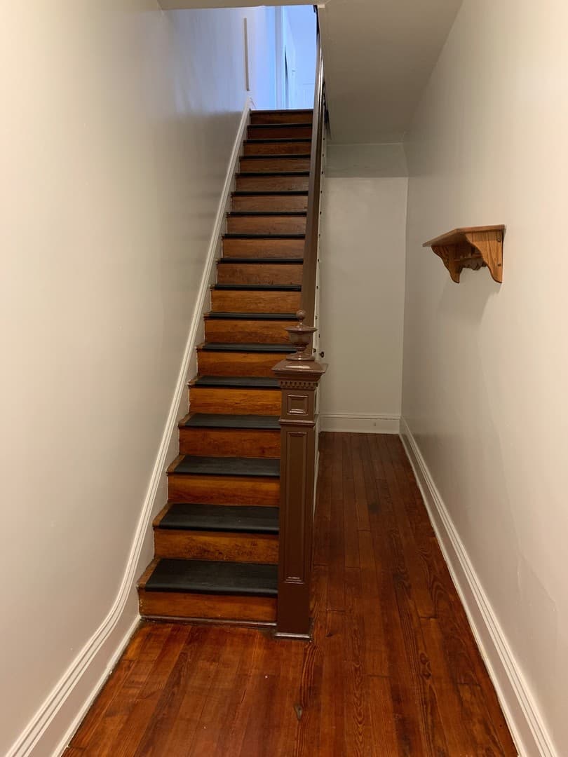 York House: 609 Wallace St Apt 2