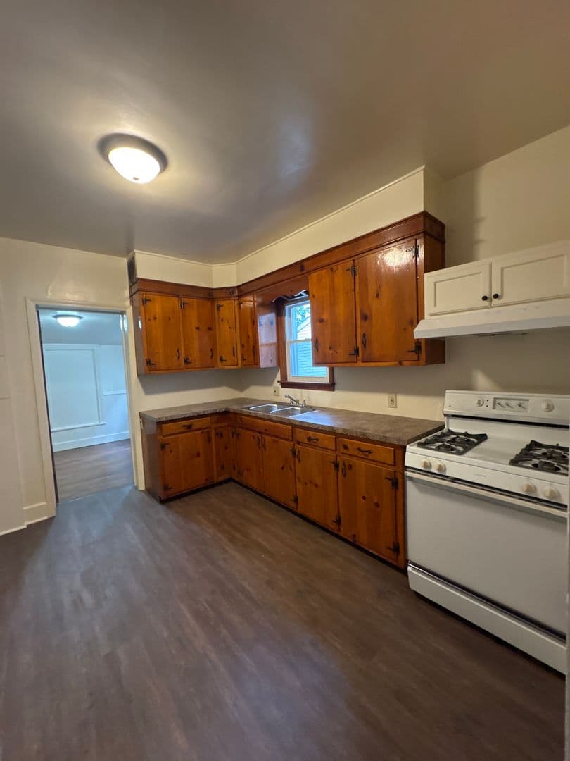 York House: 455 Prospect Street 1st Floor