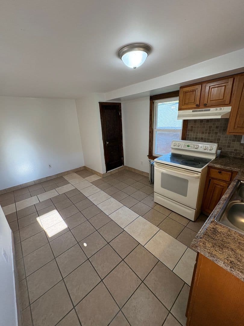 South Williamsport House: 362 Fisher St Unit 2R