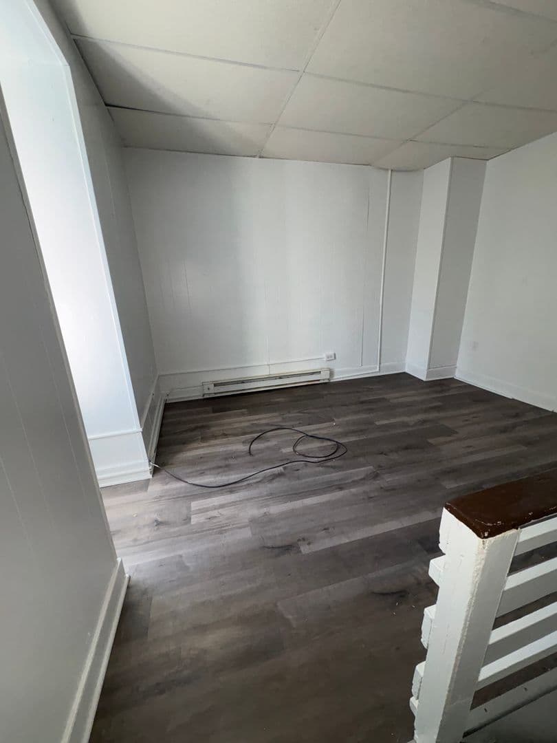 York House: 535 S Queen St,