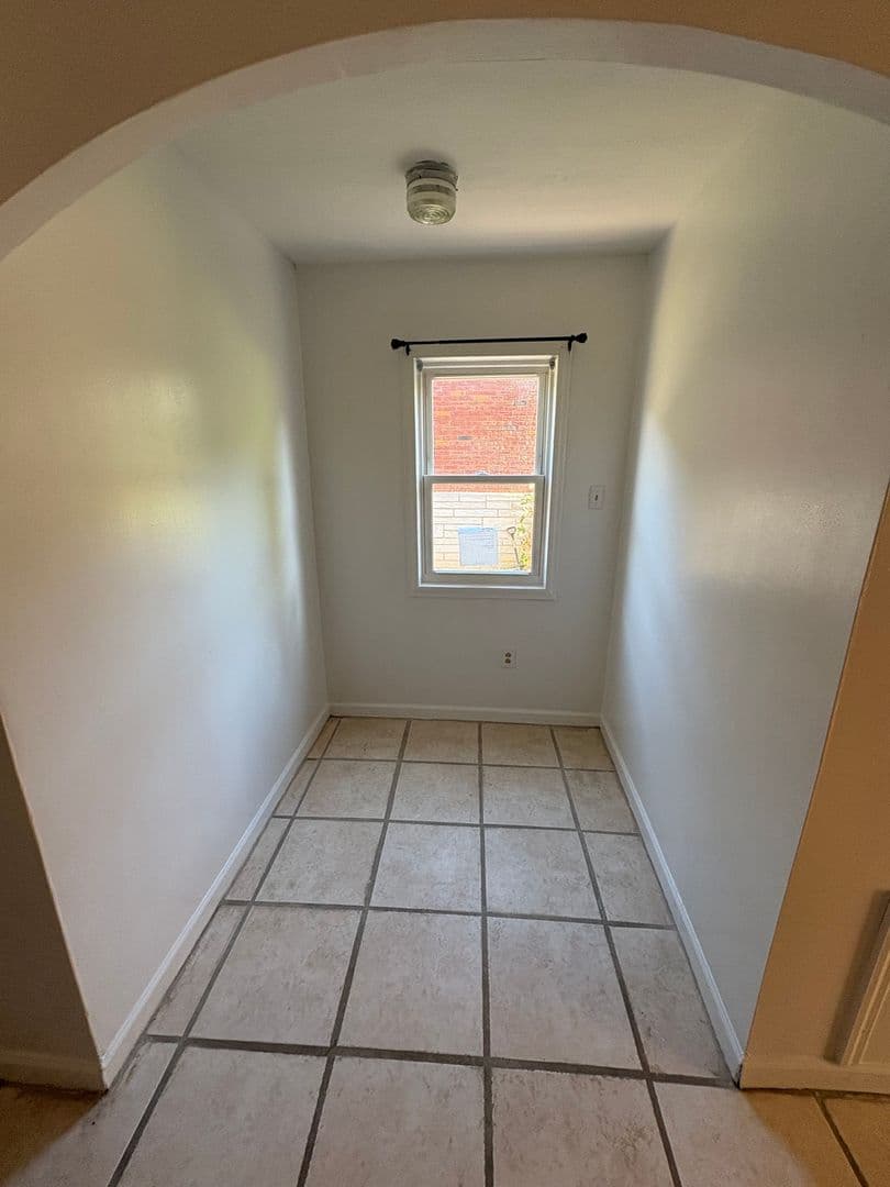 South Williamsport House: 362 Fisher St Unit 1F