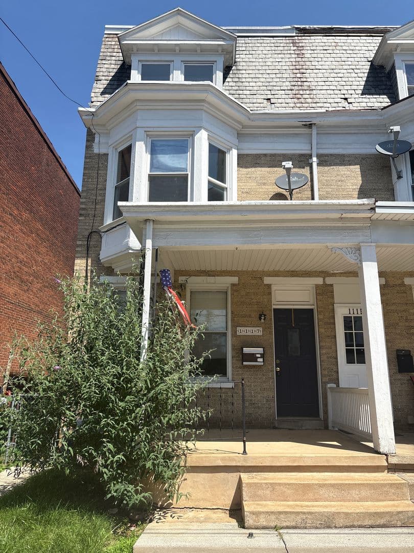York House: 1117 W King St