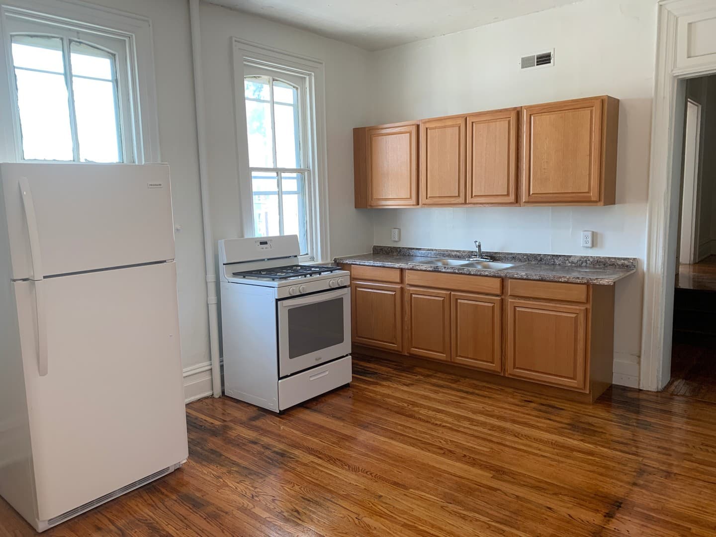 York House: 233 E Philadelphia St Apt 2,