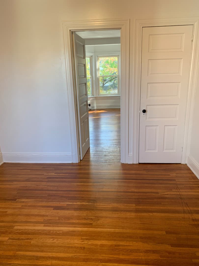 York House: 609 Wallace St Apt 2