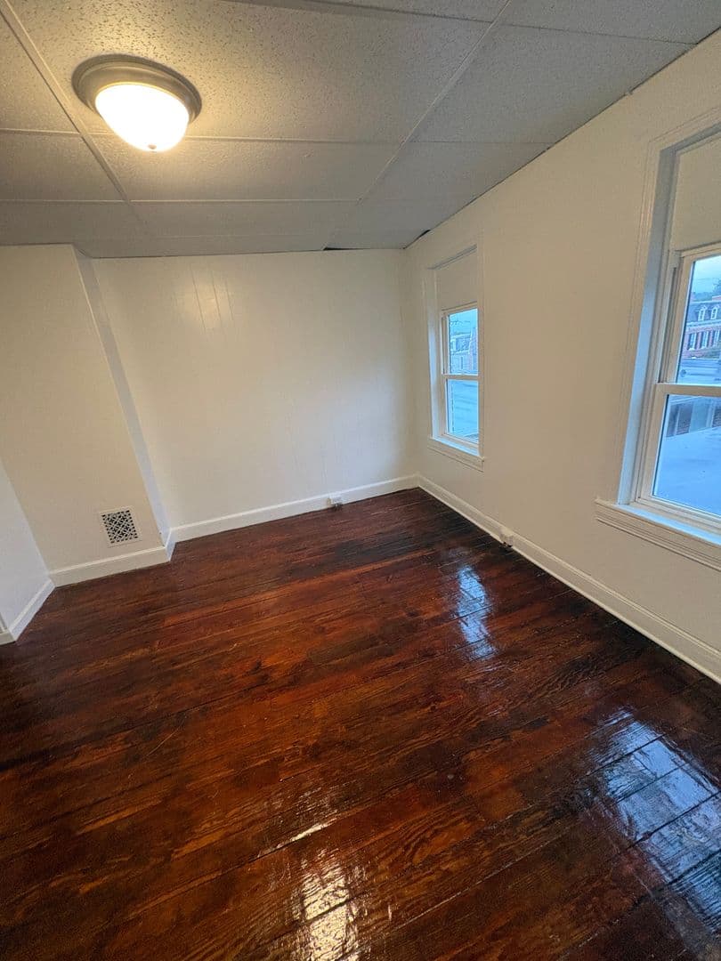 York House: 260 E King St Apt 2,