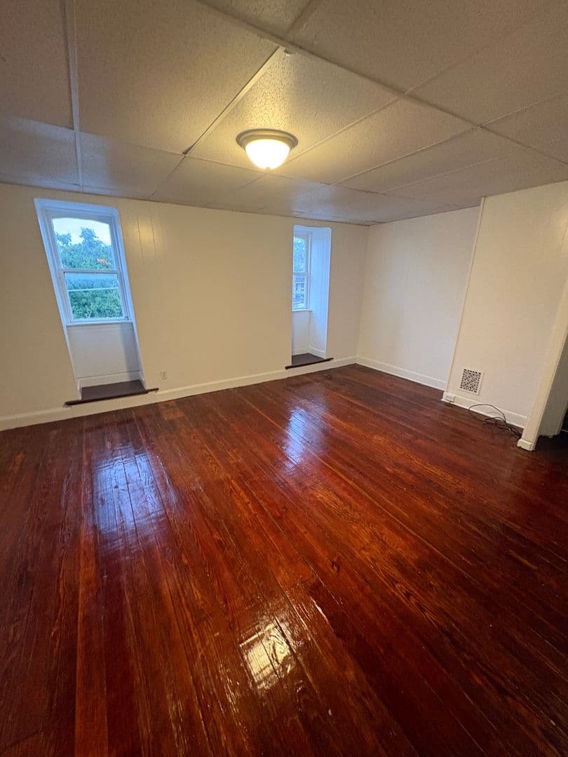 York House: 260 E King St Apt 2,