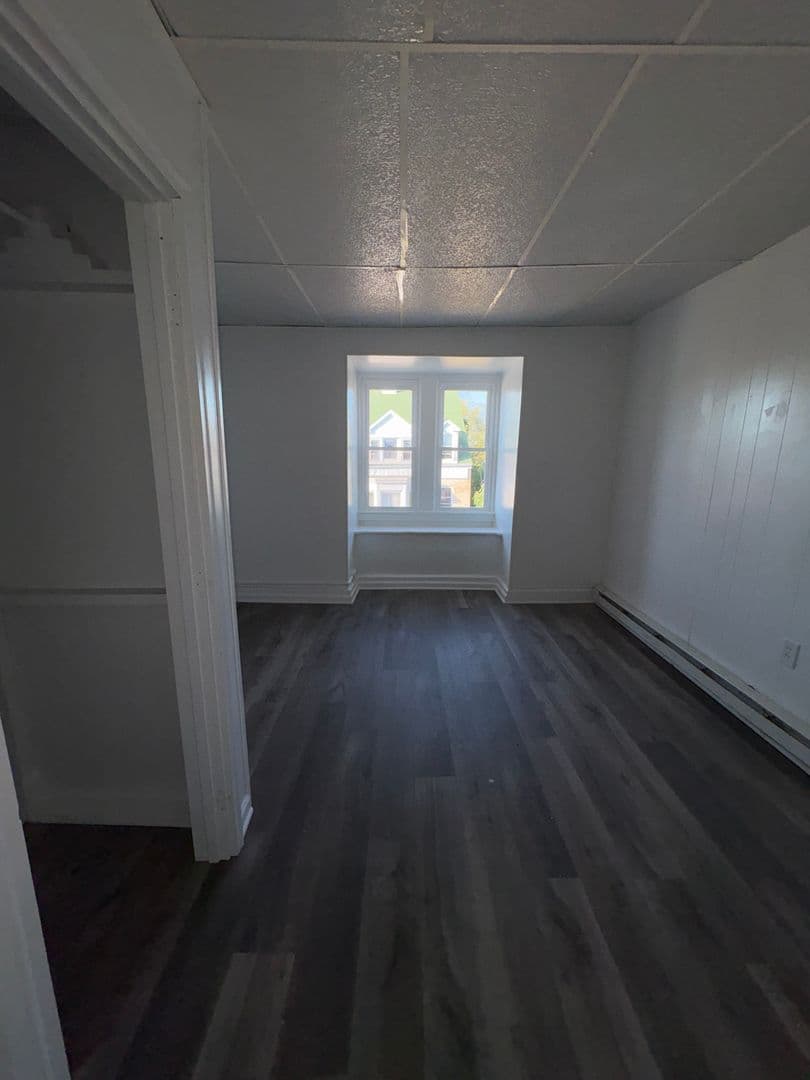 York House: 535 S Queen St,
