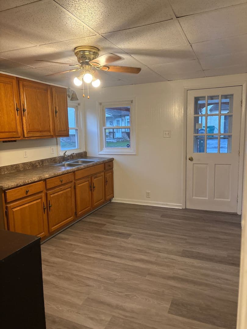 Enola House: 1609 High St