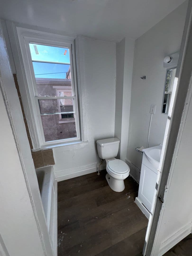York House: 535 S Queen St,