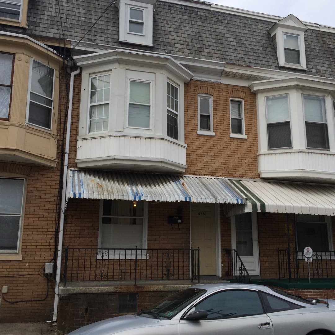 York House: 458 S Pershing Ave,