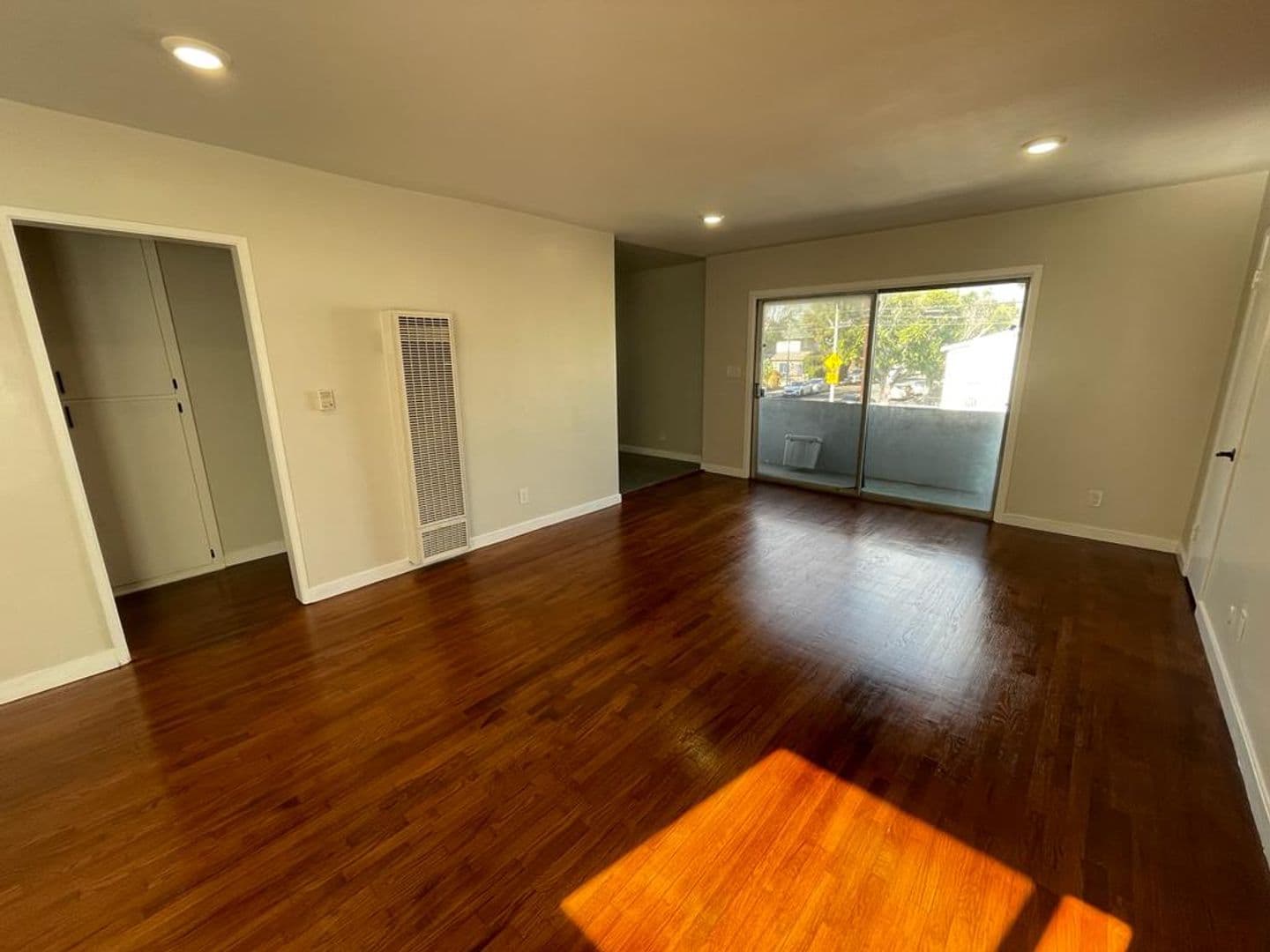 Los Angeles Apartment: 1596 W. 24th St.