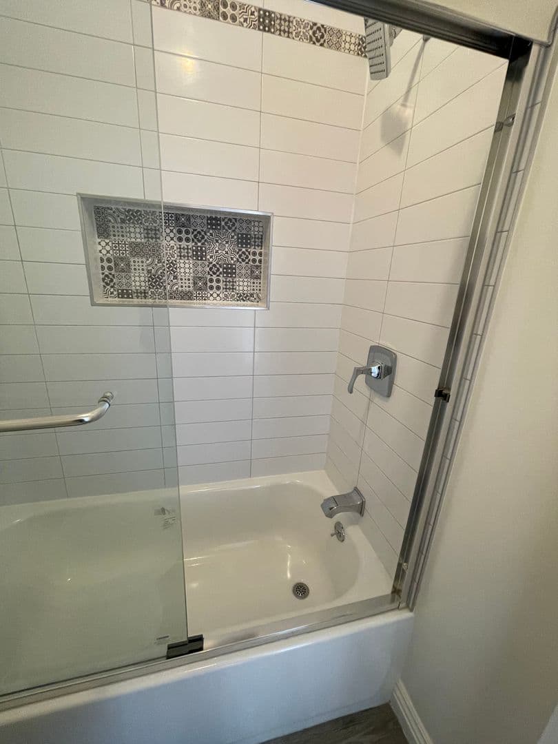Los Angeles Apartment: 6701 Fountain Ave.