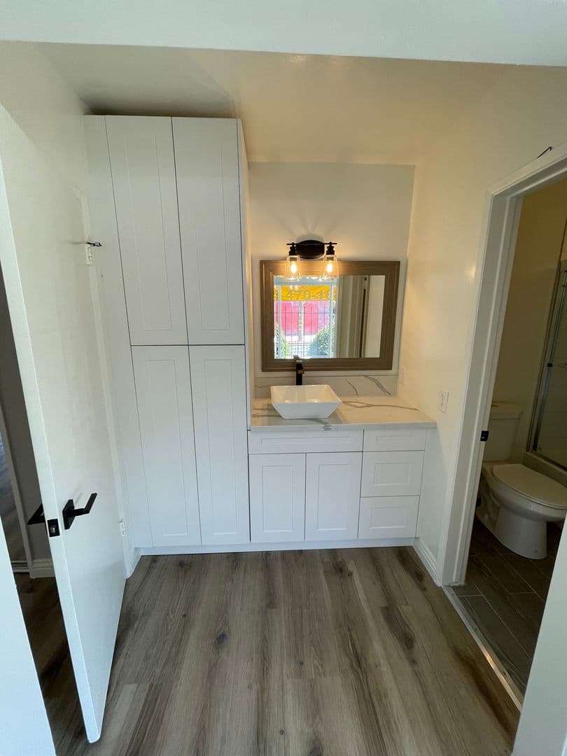 Los Angeles Apartment: 6701 Fountain Ave.