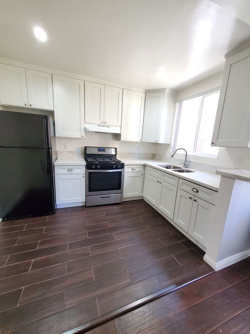 Los Angeles Apartment: 8540 W. Saturn St.