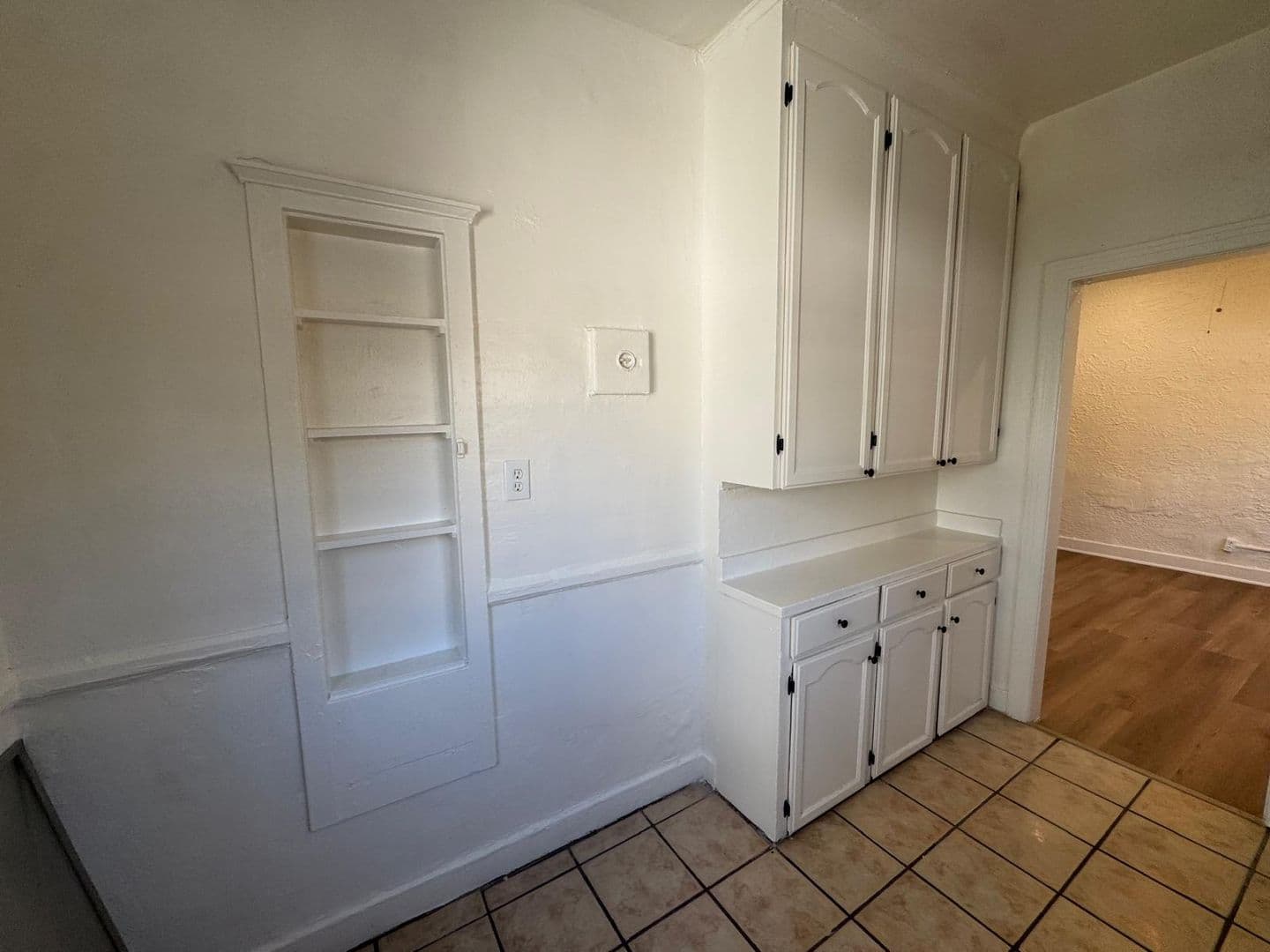 Los Angeles Apartment: 542 N. Alexandria