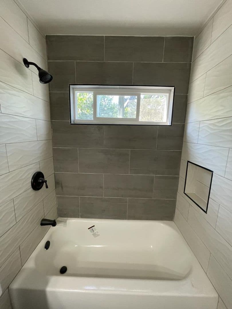 Los Angeles Apartment: 1596 W. 24th St.