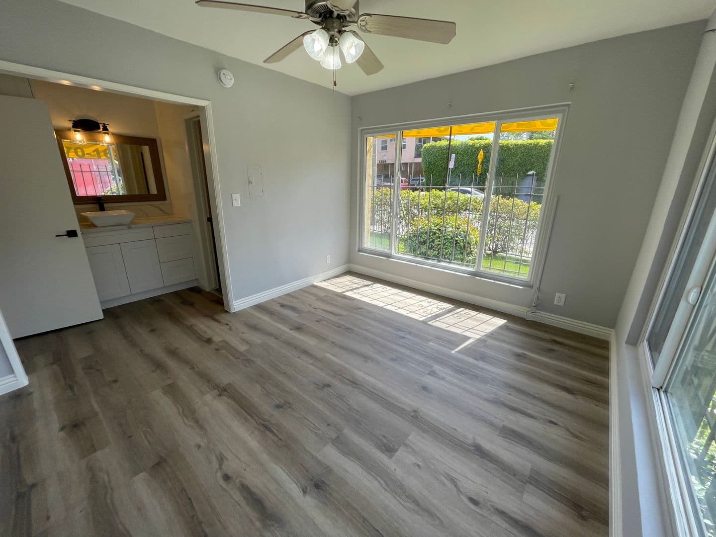Los Angeles Apartment: 6701 Fountain Ave.