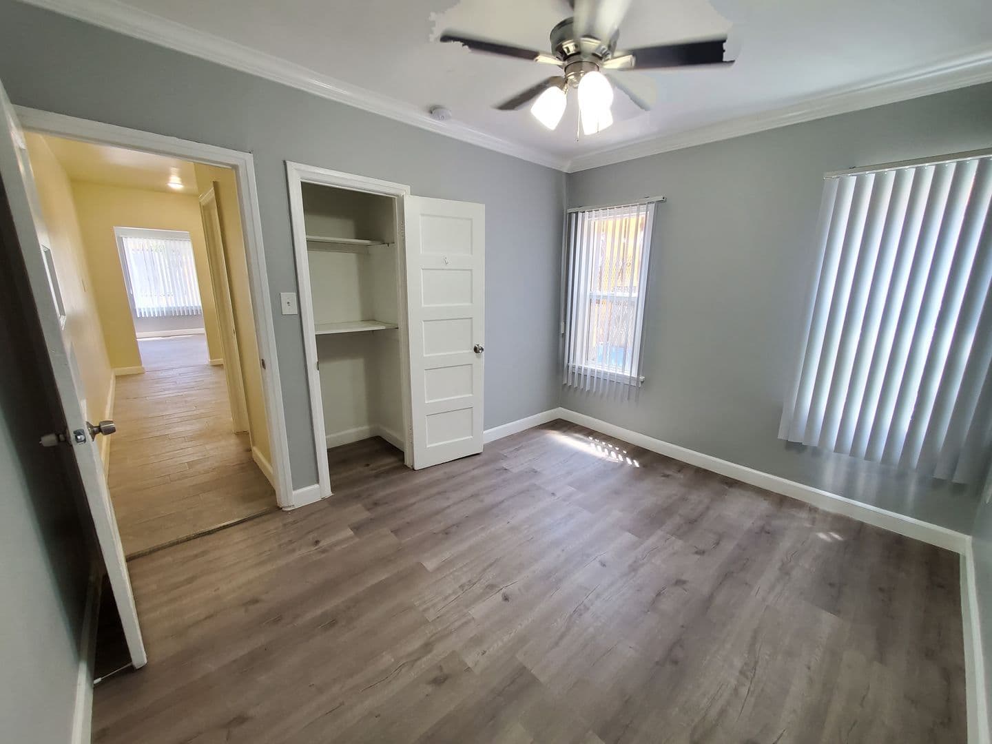 Los Angeles Apartment: 943 S. Bonnie Beach