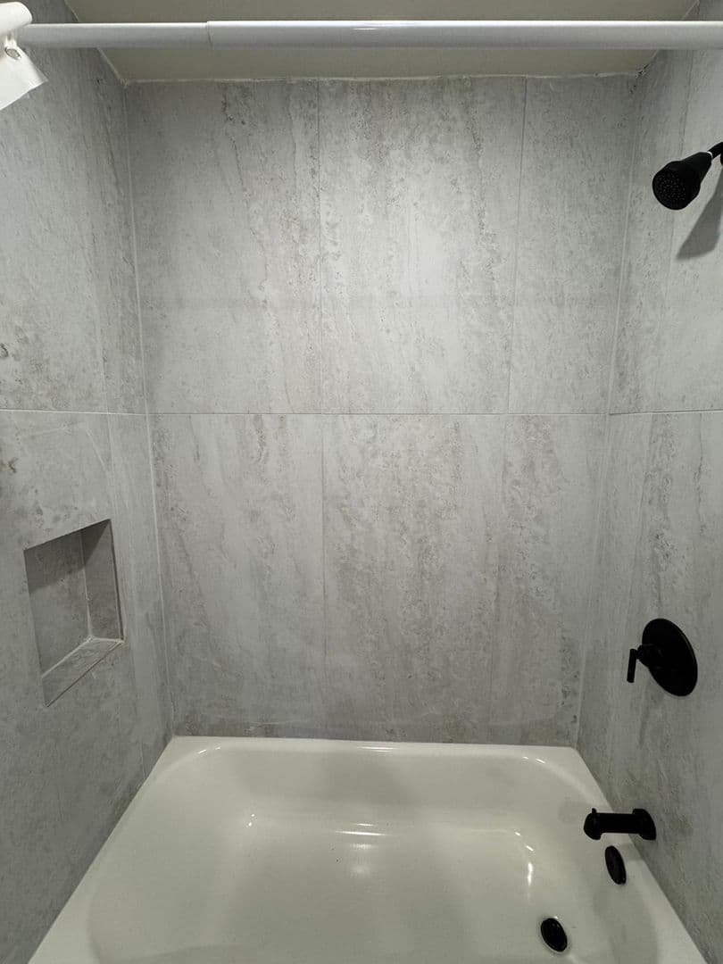Los angeles Apartment: 927 S. Westmoreland Ave.