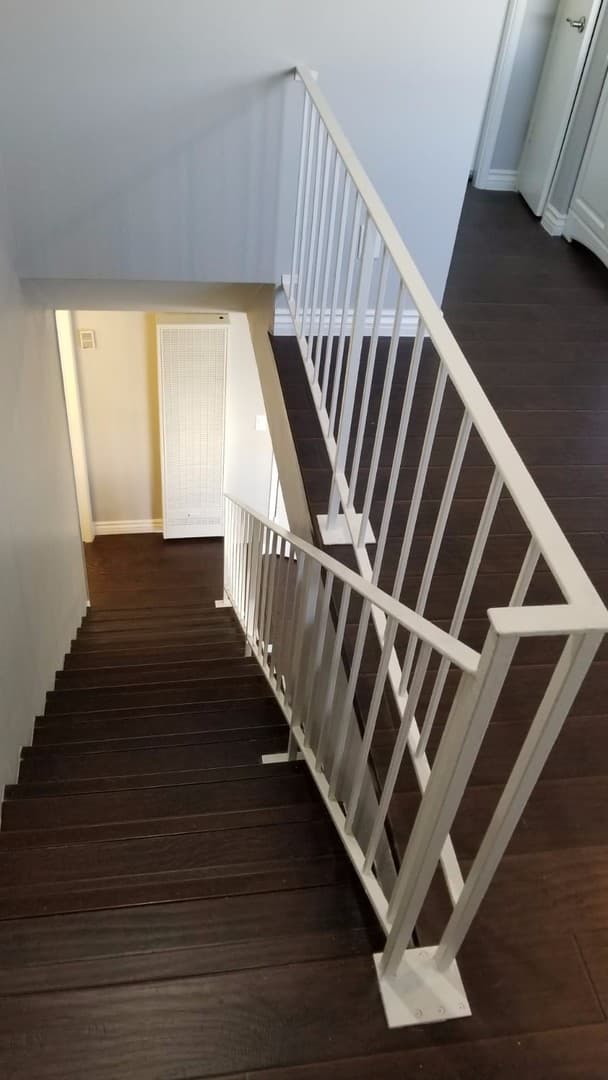 Los Angeles Apartment: 5836 Harold Way