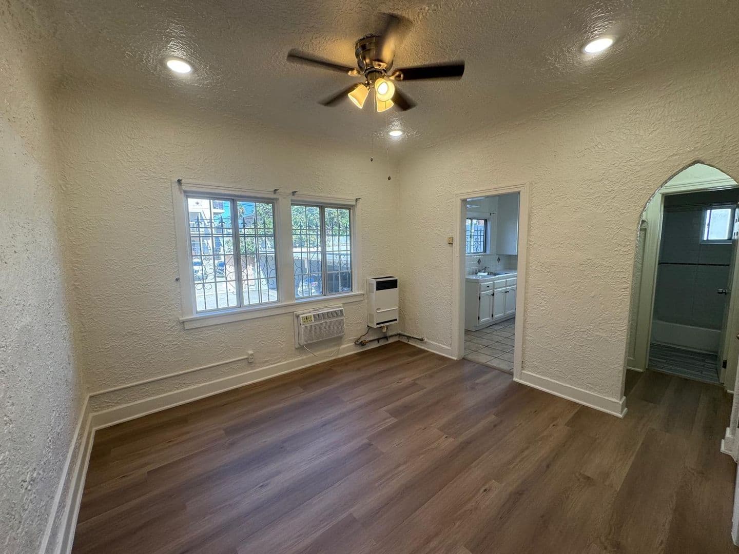 Los Angeles Apartment: 542 N. Alexandria