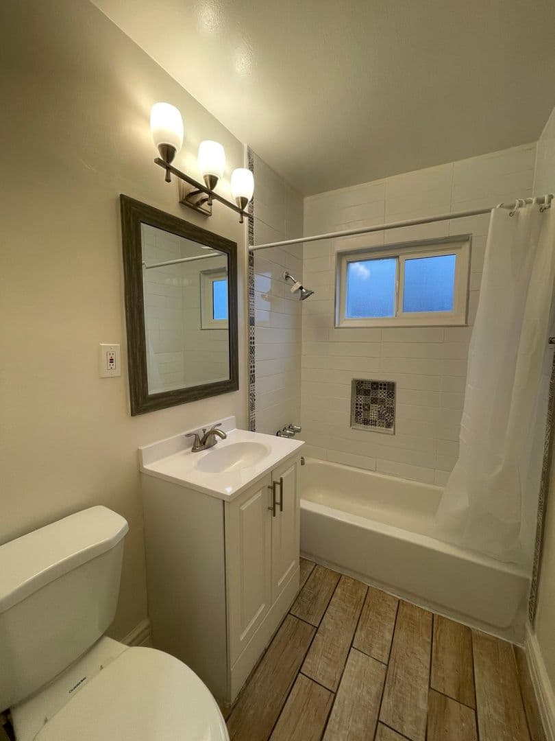 Los Angeles Apartment: 845 N. Harvard Blvd.