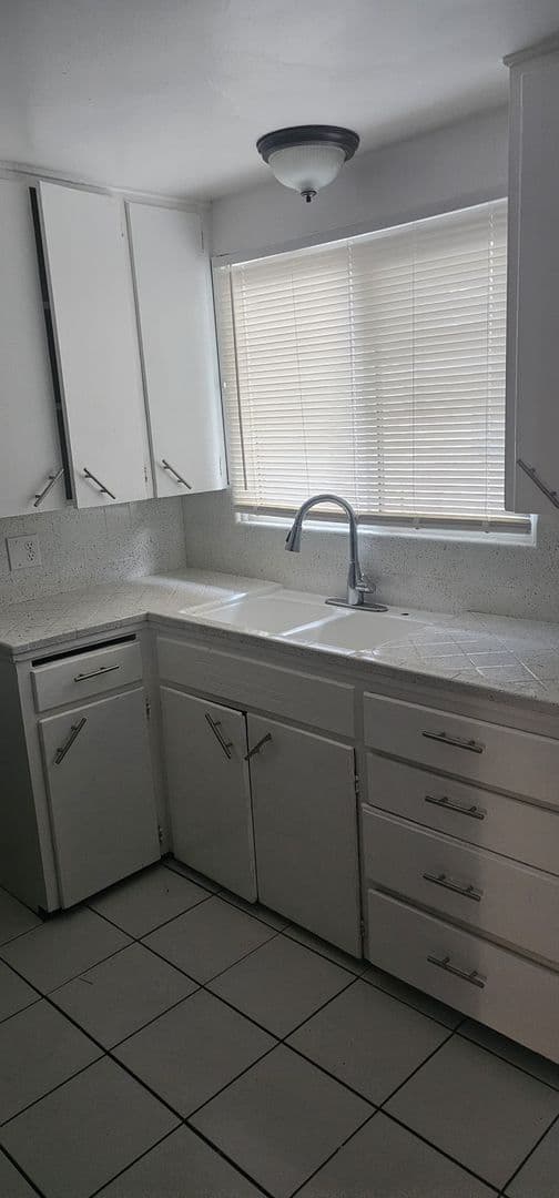 Pomona Apartment: 614 N. Caswell Ave.