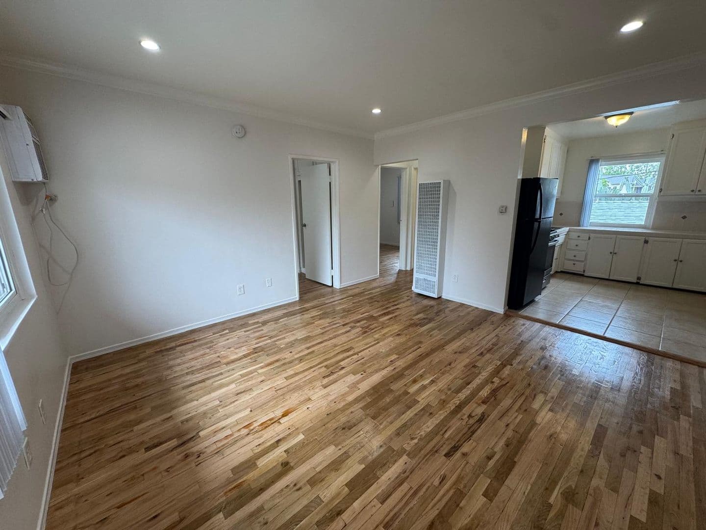 Los Angeles Apartment: 3025 Perlita Ave.