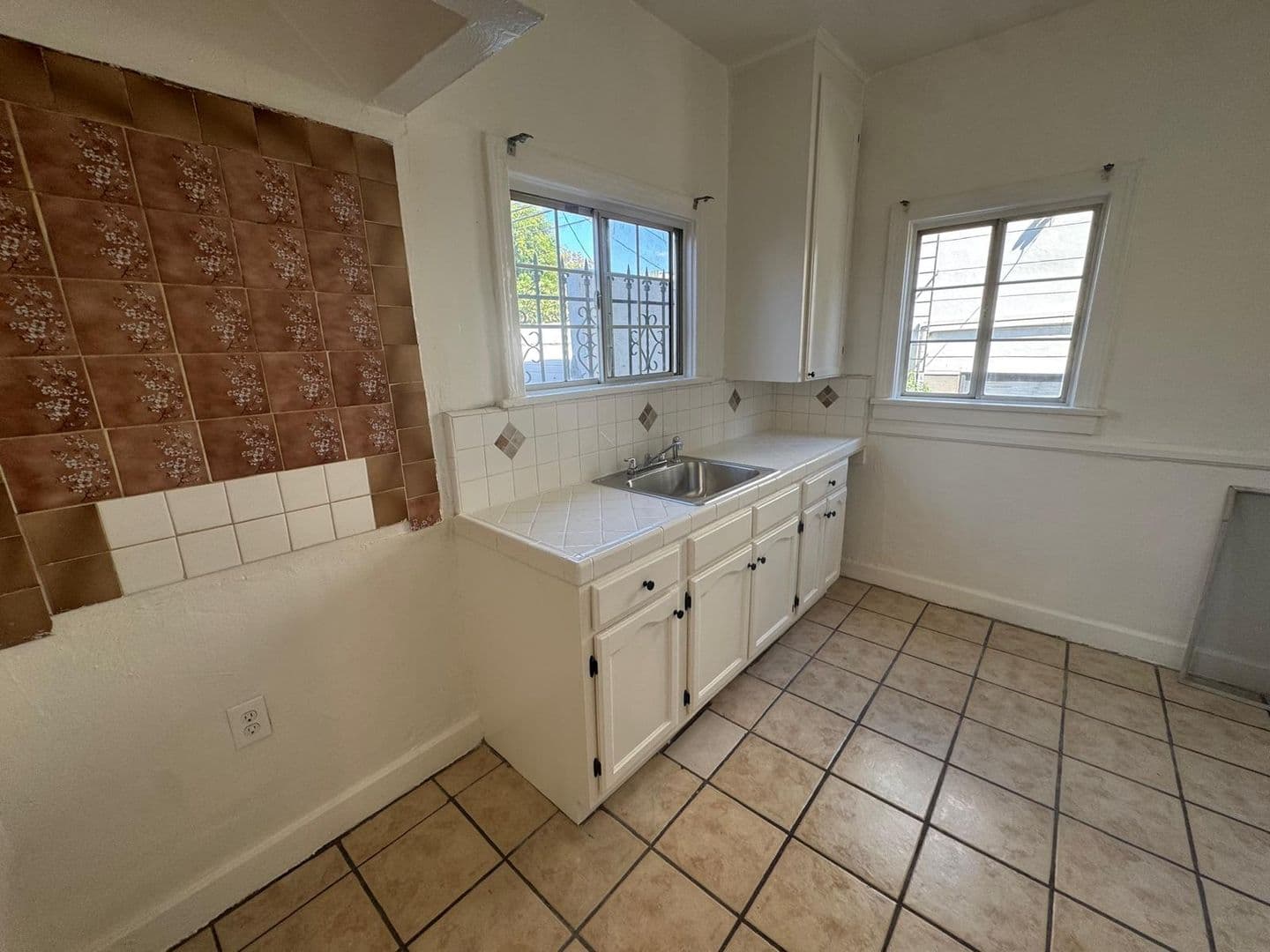 Los Angeles Apartment: 542 N. Alexandria