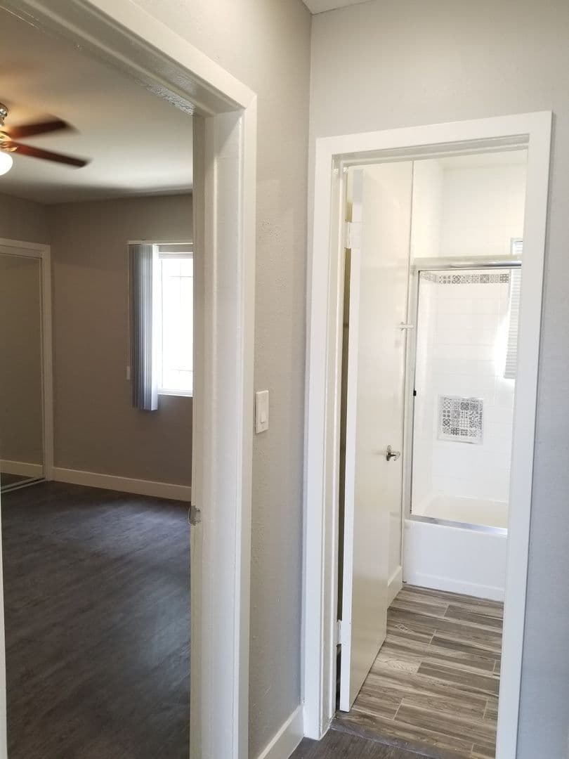 Los Angeles Apartment: 3451 Florence Ave.
