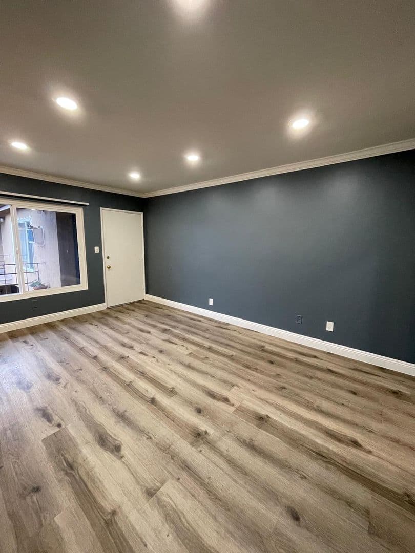 Los Angeles Apartment: 845 N. Harvard Blvd.