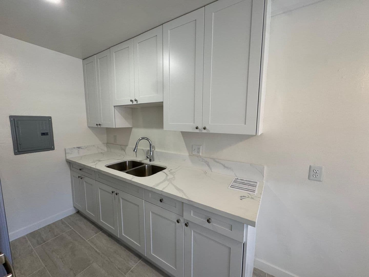 Compton Apartment: 1501 Kay St