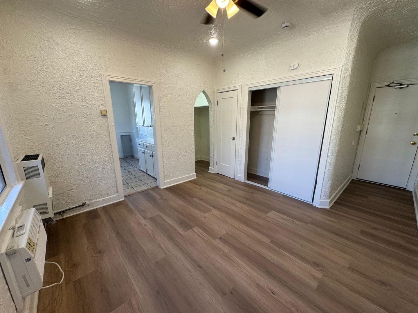 Los Angeles Apartment: 542 N. Alexandria