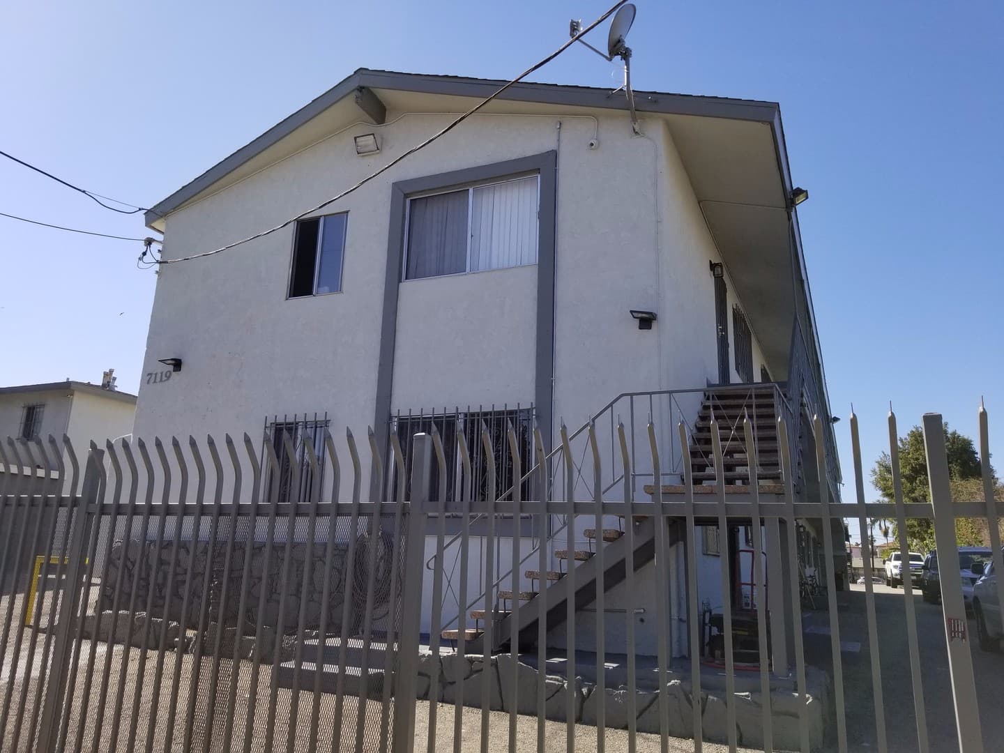 Los Angeles Apartment: 3451 Florence Ave.