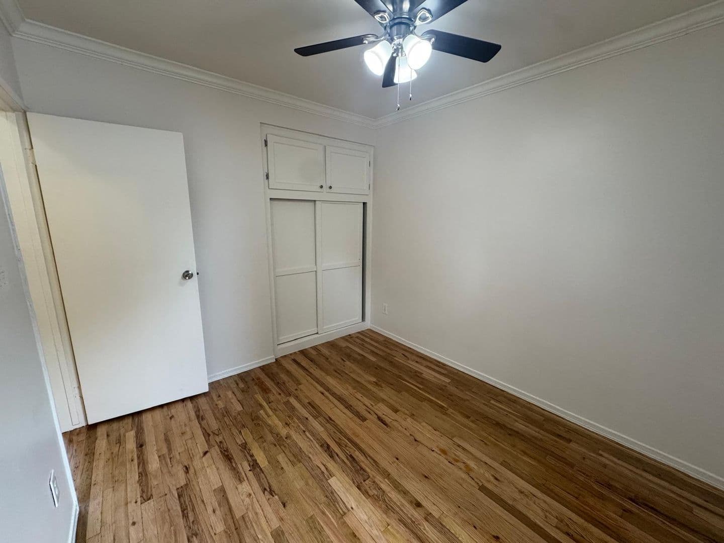 Los Angeles Apartment: 3025 Perlita Ave.