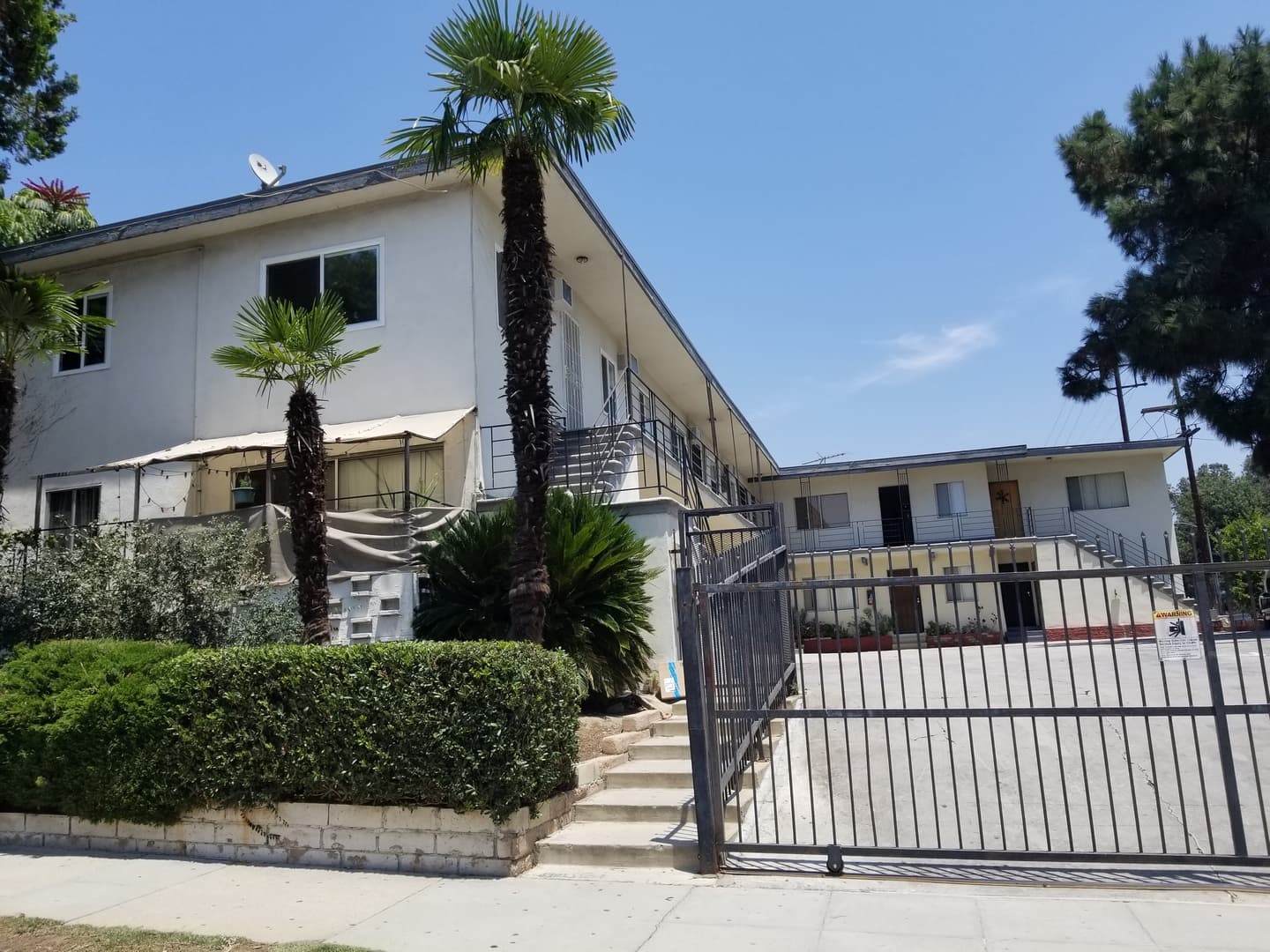 Los Angeles Apartment: 3025 Perlita Ave.