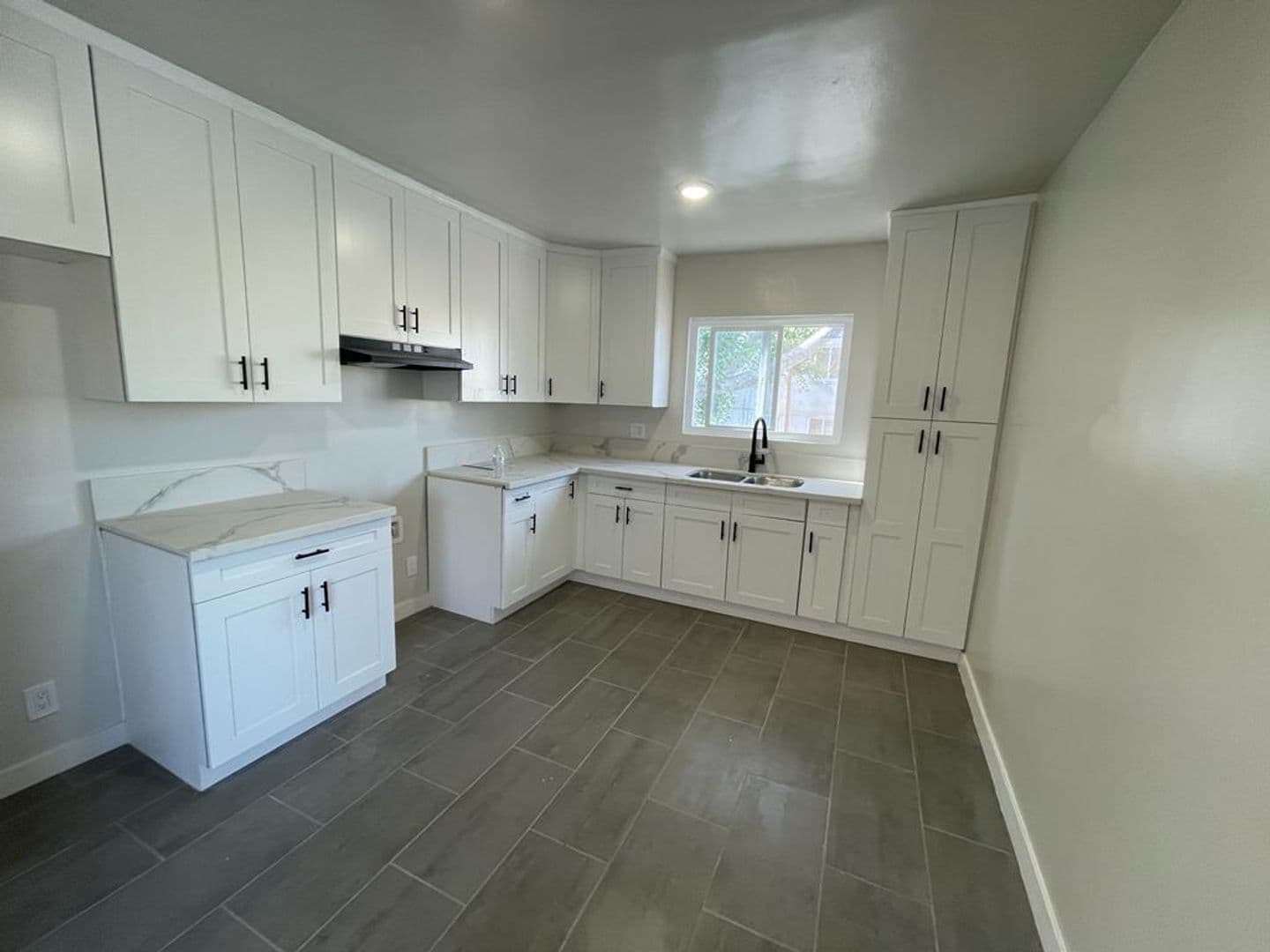 Los Angeles Apartment: 1596 W. 24th St.