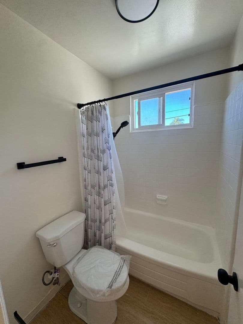 Los Angeles Apartment: 6701 Fountain Ave.